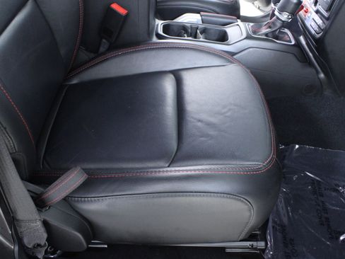 Used 2018 Jeep Wrangler Unlimited Rubicon image 14