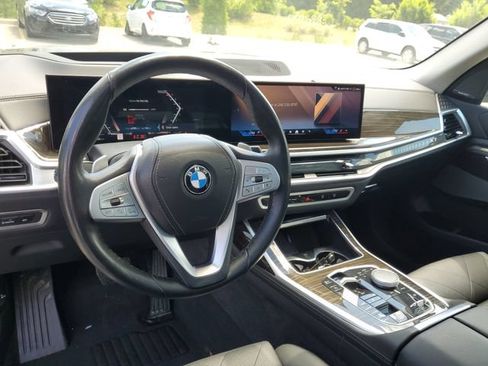 Used 2024 BMW X7 xDrive40i w/ Premium Package AWD/4WD image 19