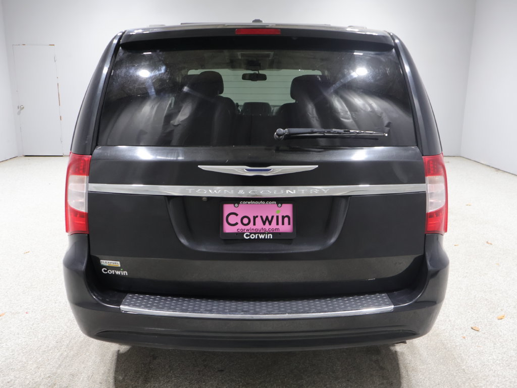 Used 2012 Chrysler Town & Country Touring w/ Entertainment Group #1 FWD image 3