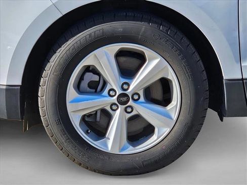 Used 2024 Ford Edge SE image 21