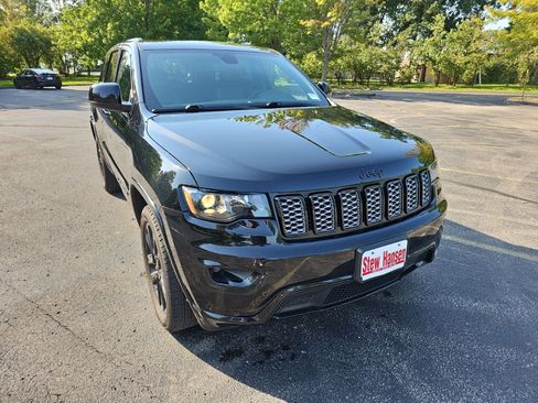 Used 2018 Jeep Grand Cherokee Altitude AWD/4WD image 8