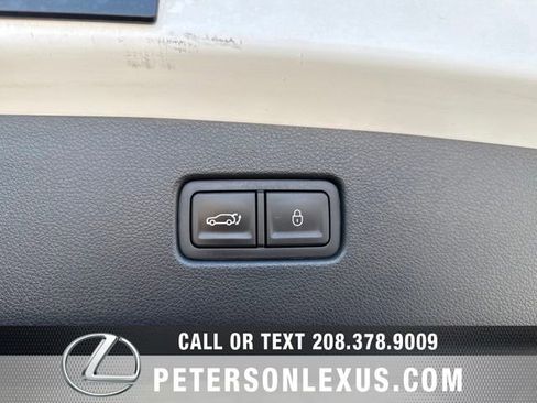 Used 2025 Genesis GV70 2.5T AWD/4WD image 19