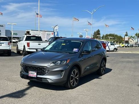 Certified 2022 Ford Escape SE w/ SE Sport Appearance Package AWD/4WD image 8