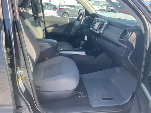 Used 2017 Toyota Tacoma image 21