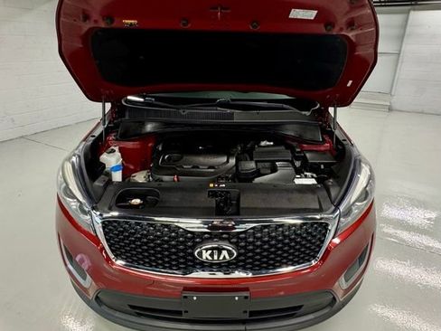 Used 2017 Kia Sorento LX image 25