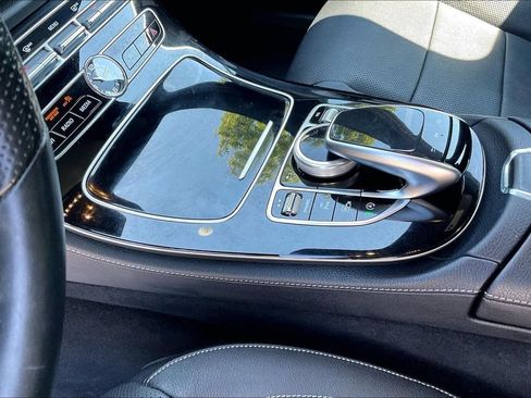 Used 2018 Mercedes-Benz E 400 4MATIC Sedan image 17