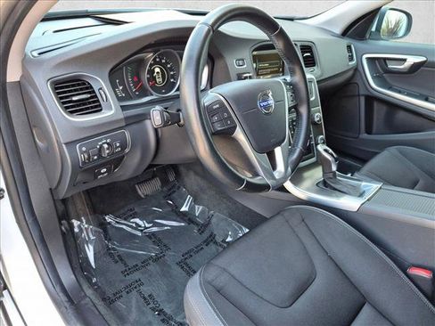 Used 2014 Volvo S60 T5 FWD image 10