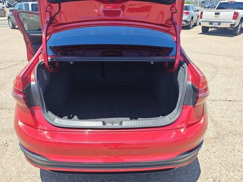 Used 2022 Volkswagen Jetta SE w/ Panoramic Sunroof Package FWD image 17