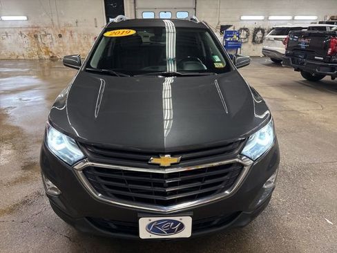 Used 2019 Chevrolet Equinox LT w/ Sun & Navigation Package image 2