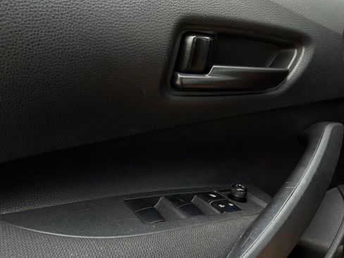 Used 2025 Toyota Corolla LE FWD image 19