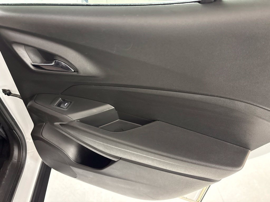 Used 2025 Chevrolet Trax LT w/ LT Convenience Package FWD image 22