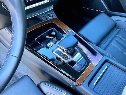 Used 2023 Audi Q5 Prestige image 16