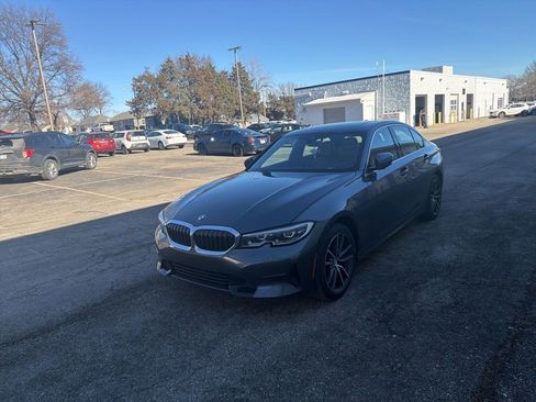 Used 2022 BMW 330i xDrive 330i xDrive w/ Driving Assistance Package image 2