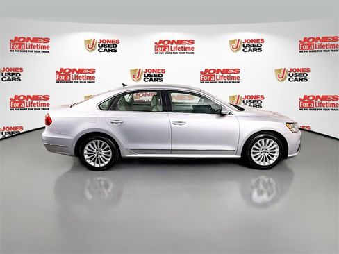Used 2016 Volkswagen Passat 1.8T SE image 16