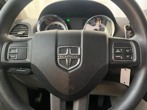 Used 2011 Dodge Grand Caravan Mainstreet image 18