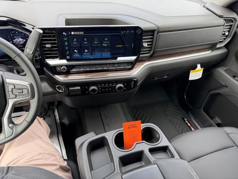 New 2026 Chevrolet Silverado 1500 LT w/ Z71 Off-Road Package image 13