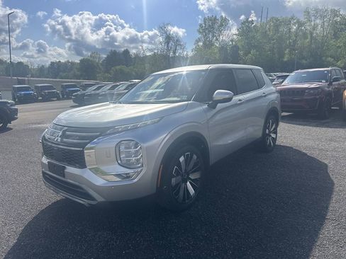 Used 2025 Mitsubishi Outlander SE AWD/4WD image 9