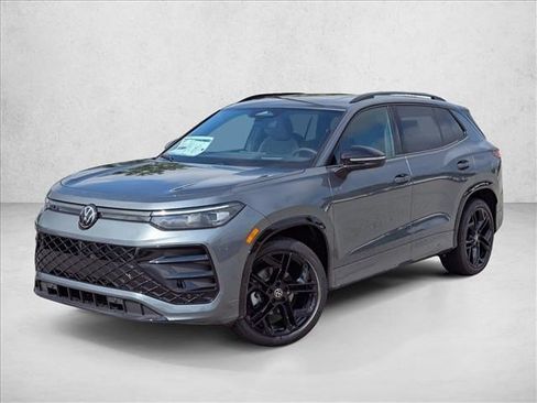 New 2026 Volkswagen Tiguan SE R-Line FWD image 1