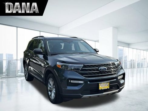 Certified 2023 Ford Explorer XLT w/ Equipment Group 202A AWD/4WD image 1