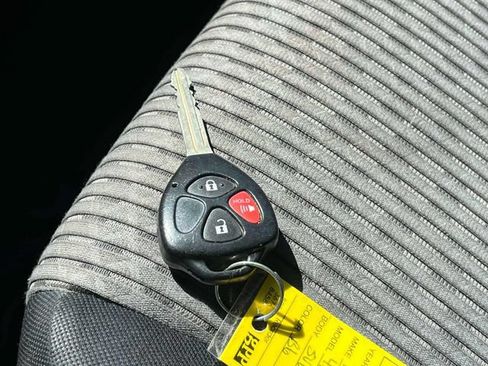 Used 2016 Toyota 4Runner SR5 AWD/4WD image 39