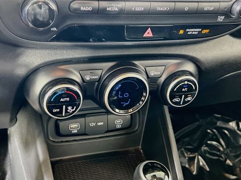 Used 2023 Hyundai Venue SEL w/ Cargo Package image 15