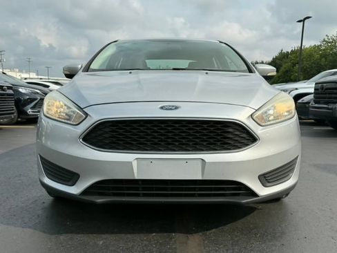 Used 2016 Ford Focus SE FWD image 2
