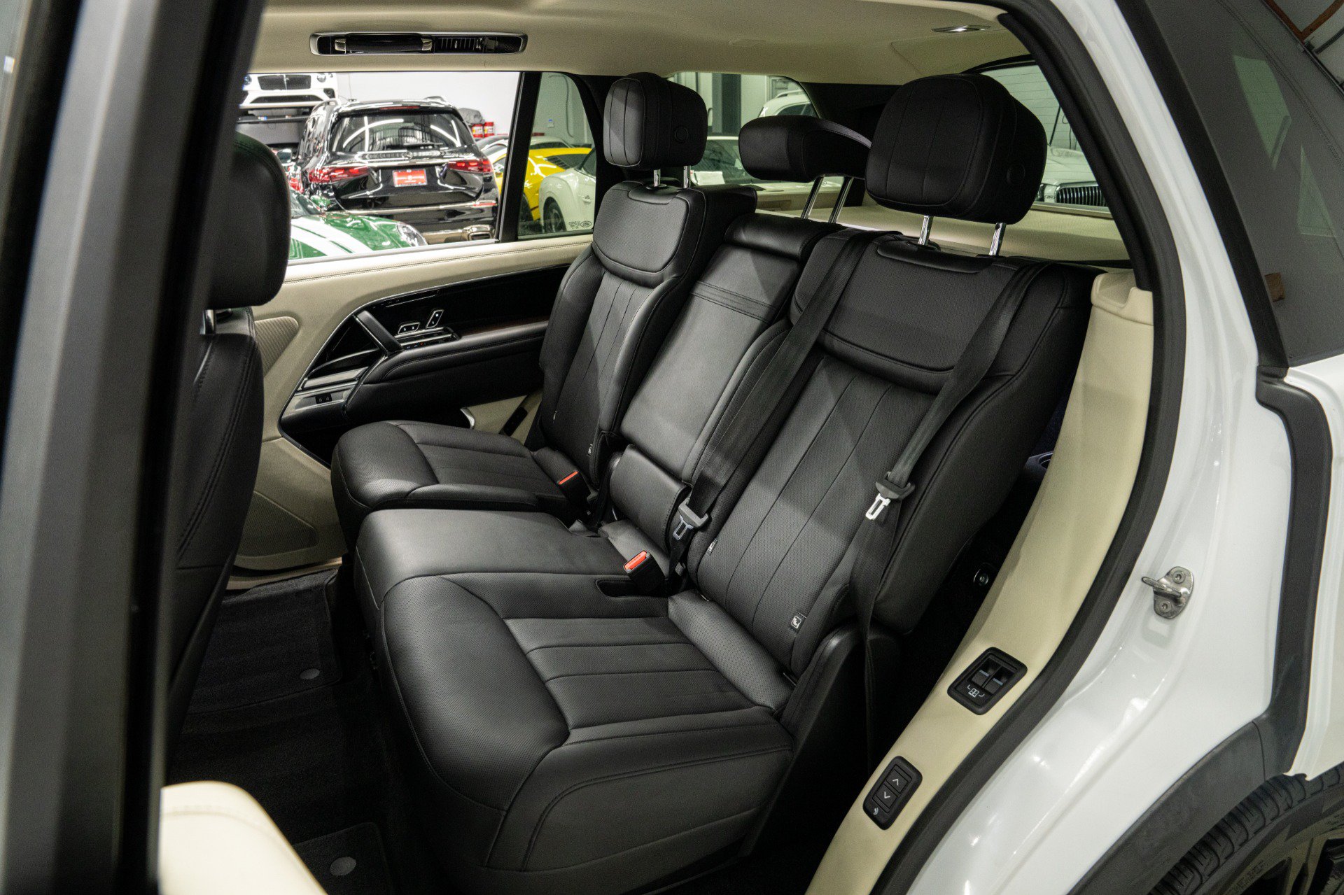Used 2023 Land Rover Range Rover Long Wheelbase SE AWD/4WD image 15