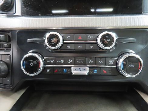 Used 2025 Ford F350 Platinum w/ Platinum Plus Package AWD/4WD image 56