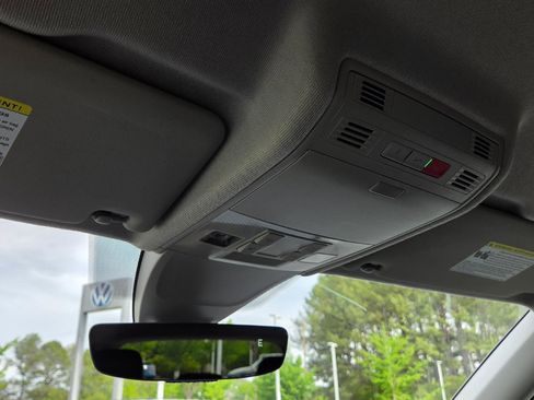 Certified 2023 Volkswagen Tiguan SE image 38