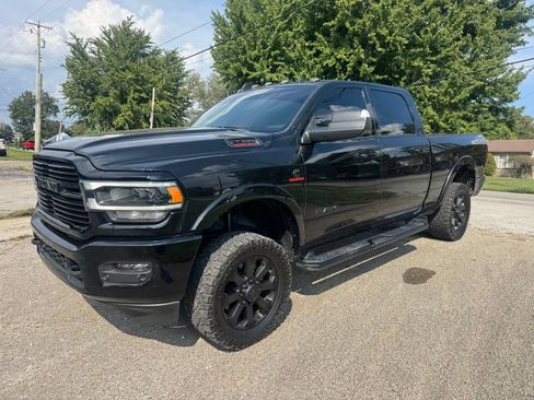 Used 2022 RAM 2500 Laramie w/ Night Edition AWD/4WD image 2