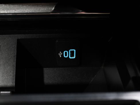 Used 2023 Ford F250 Lariat w/ Chrome Package image 24