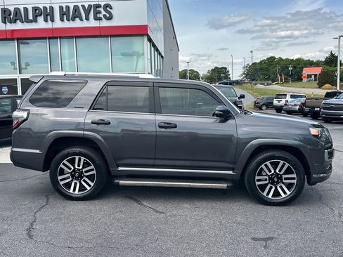 Used 2022 Toyota 4Runner Limited AWD/4WD image 2