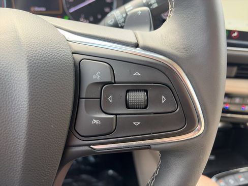 Used 2023 Buick Envision Avenir AWD/4WD image 25