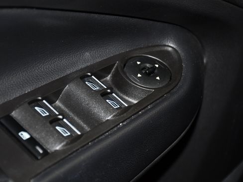 Used 2019 Ford Escape SEL image 34