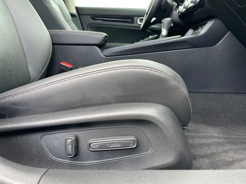 Used 2024 Honda Civic Touring image 30