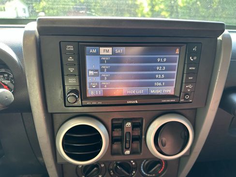 Used 2008 Jeep Wrangler Unlimited Sahara w/ Dual Top Group AWD/4WD image 13