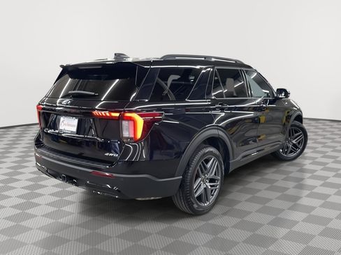 Used 2025 Ford Explorer ST-Line w/ ST-Line Street Pack image 5