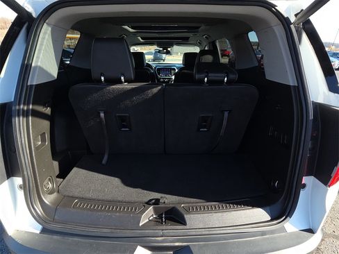 Used 2023 GMC Acadia SLT w/ Trailering Package image 34