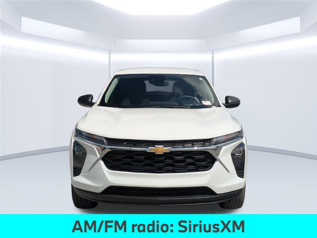 Used 2025 Chevrolet Trax LS FWD image 11