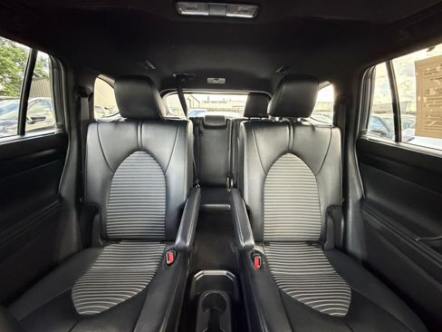 Used 2025 Toyota Highlander XSE AWD/4WD image 41