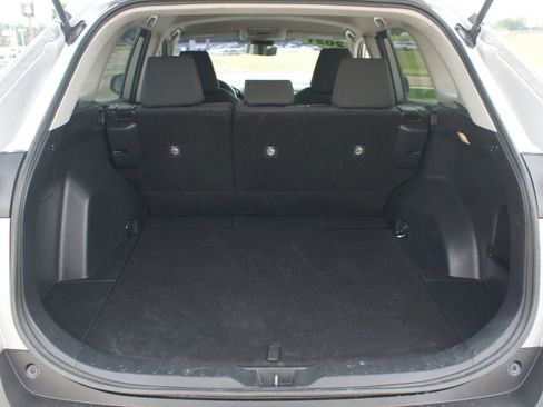 Used 2021 Toyota RAV4 LE FWD image 15