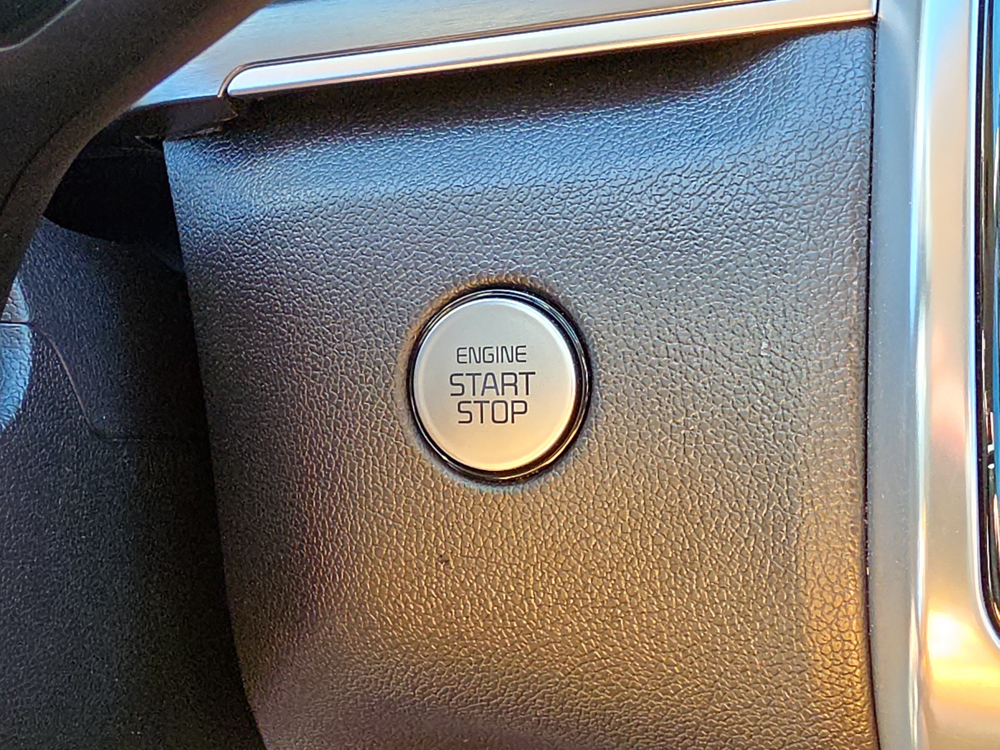 Certified 2022 Kia Sorento SX FWD image 29