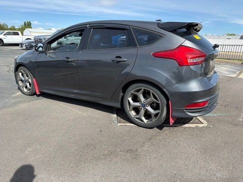 Used 2018 Ford Focus ST FWD image 8