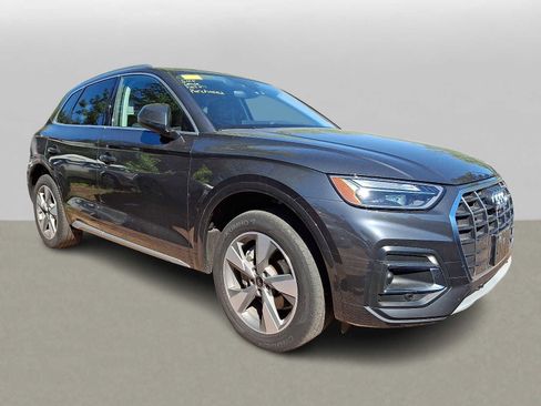 Used 2023 Audi Q5 2.0T Premium w/ Convenience Package AWD/4WD image 2
