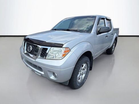 Used 2012 Nissan Frontier SV AWD/4WD image 3