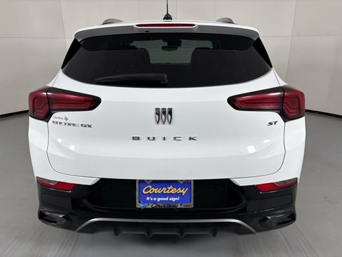 Used 2024 Buick Encore GX Sport Touring FWD image 7