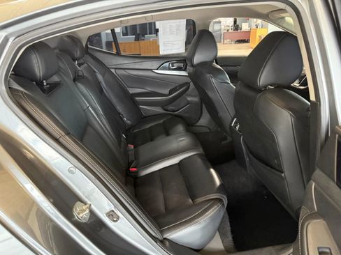 Used 2018 Nissan Maxima 3.5 SV image 12