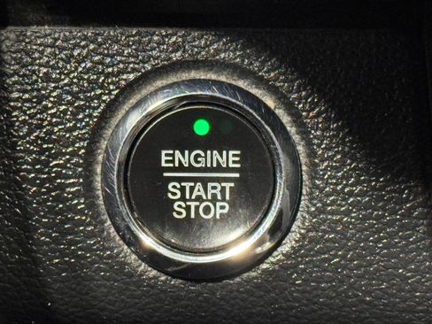 Used 2015 Ford F150 Platinum w/ Equipment Group 701A Luxury AWD/4WD image 37