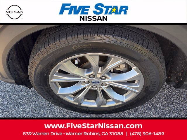 Used 2024 Ford Explorer XLT w/ Equipment Group 202A RWD image 19