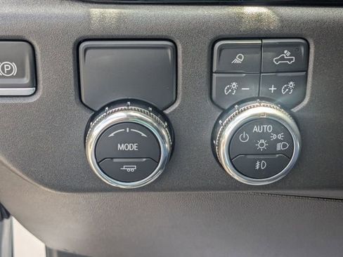 Used 2025 GMC Sierra 1500 SLT RWD image 16